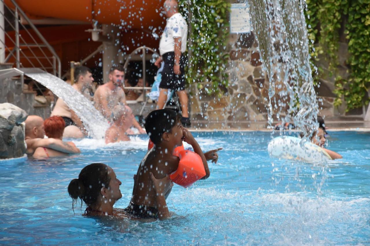 Hotel Alinalex - Paradisul Acvatic Brasov Luaran gambar